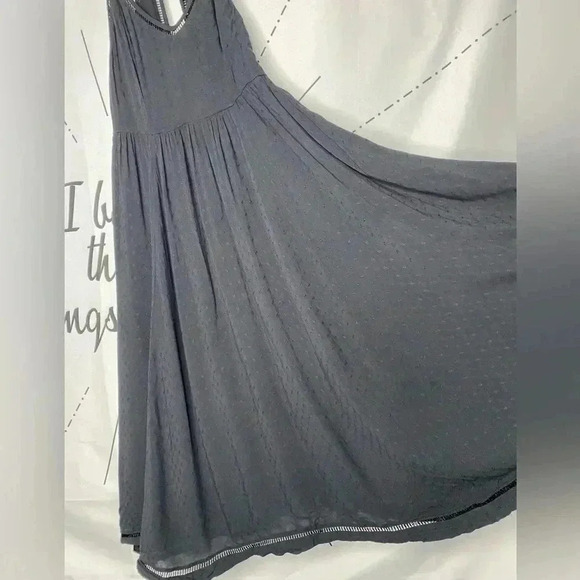 Boutique Halter Eyelet Cutout Flowy Minimalist Midi Dress - Picture 6 of 8